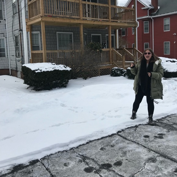 Meet your Posher, Cori - Picture 1 of 1